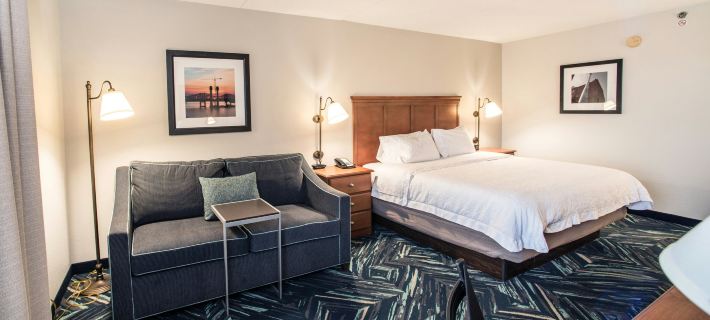 Hampton Inn Louisville-North/Clarksville Hotels in Clark County