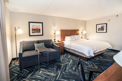 Hampton Inn Louisville-North/Clarksville - parking