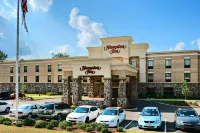 Hampton Inn Enterprise - Parkplatz