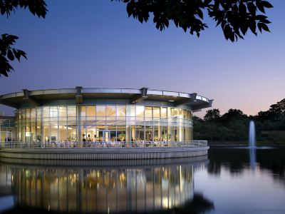 DoubleTree Suites by Hilton & Conference Center Chicago - Downers Grove