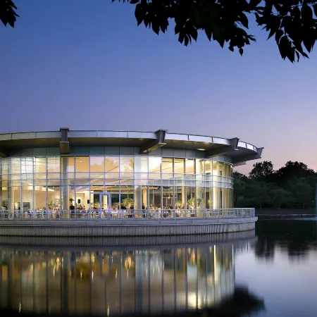 DoubleTree Suites by Hilton & Conference Center Chicago - Downers Grove