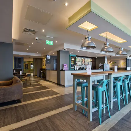 Premier Inn Leeds Cc (Whitehall Road)