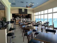 The Villas at Simpson Bay Resort - bar