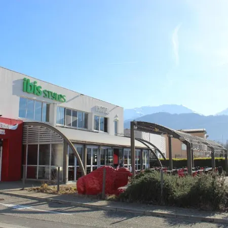 Ibis Styles Crolles Grenoble A41