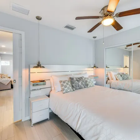 6 Mi to Dtwn: Sarasota Apt w/ Patio & Fire Pit
