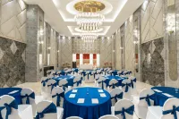 Country Inn & Suites by Radisson, Sahibabad - parking