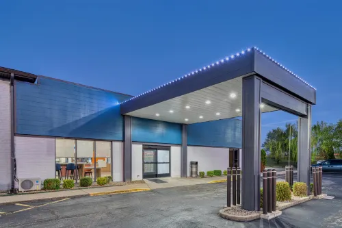 Best Western Shepherdsville - Parking