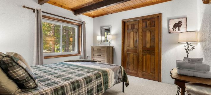 Loose Moose Lodge – Family Chalet, Fireplace, Ski! Hotels in Bartlett