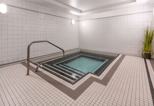 4. 슈퍼 8 바이 ..