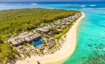 Paradis Beachcomber Golf Resort & Spa