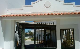 Albufeira 2 Bedroom Apartment 5 Min. from Falesia Beach and Close to Center! H