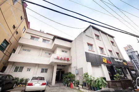 Seosan Peace Motel Отели рядом с достопримечательностью «옥천암»