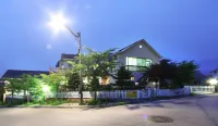 Pyeongchang Daegwallyeong White Tree Pension Hotel in zona Daegwallyeong Sheep Farm