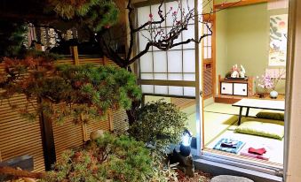 8 Minutes Walk from Shinjuku ShinOkubo 108  Japa