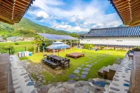 Danyang Everyone Come Hanok Pension 島潭三峰附近的飯店