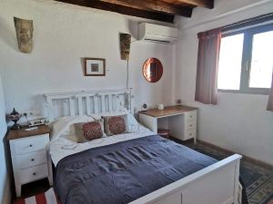 Casita Adela a Captivating 2-Bed House in Huescar