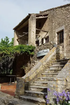 Chambres d´Hôtes Prieuré d'Orniols Các khách sạn ở Bagnols-sur-Ceze