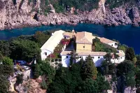 Luxury Villa Hera - Beachfront Các khách sạn gần Old Perithia - Corfu's Oldest Village