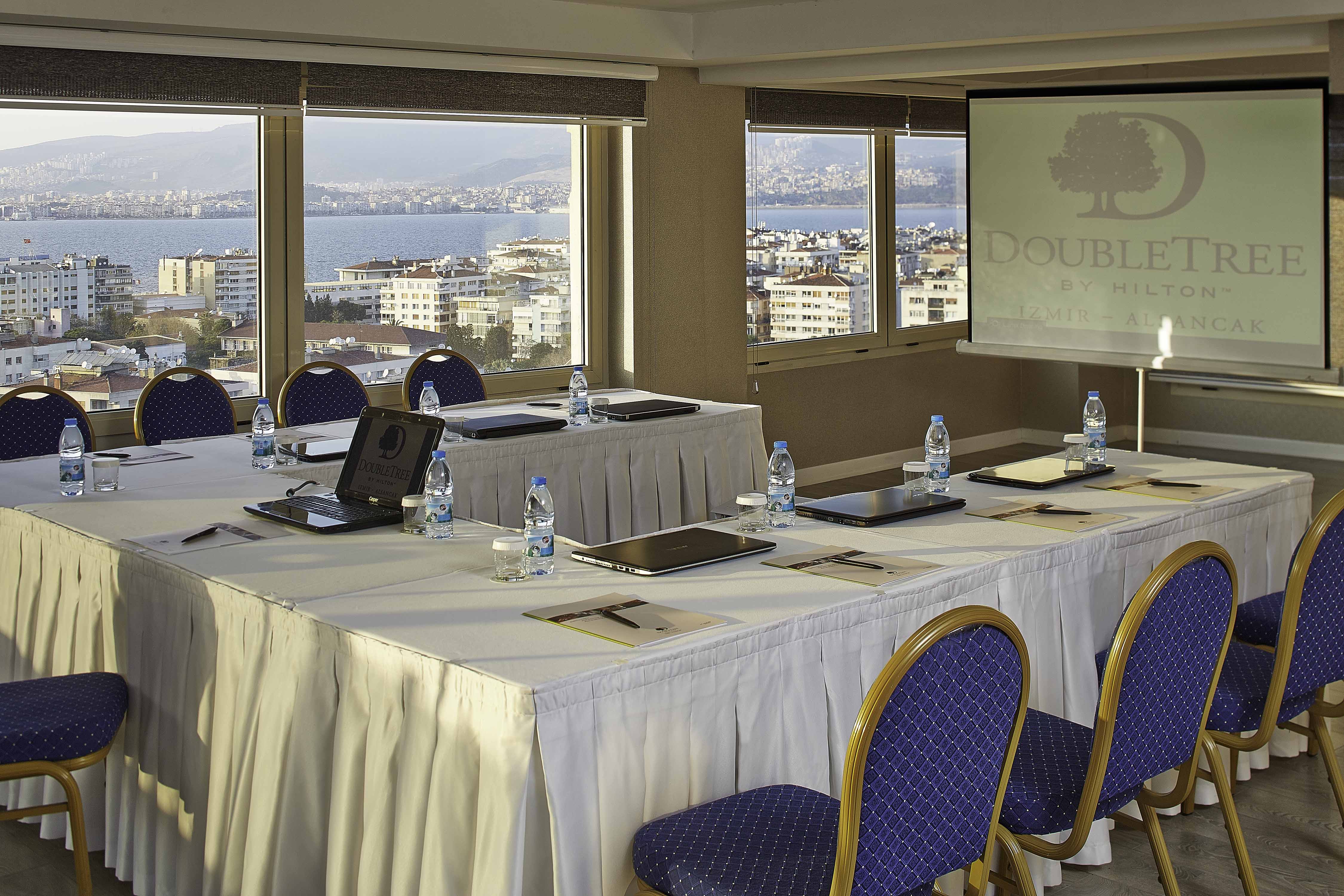 DoubleTree by Hilton Izmir - Alsancak