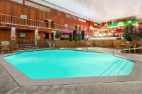 Ramada by Wyndham Ely - Pools