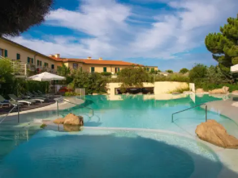 ตอมโบโล ตาลาสโซรีสอร์ท