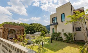 Hongcheon Okam Lux Club Pension and Kids Pool Villa