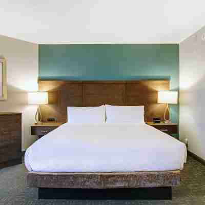 Staybridge Suites Toronto - Vaughan South, an IHG Hotel Rooms