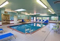Holiday Inn Express & Suites BURLINGTON by IHG - Swimmingpools