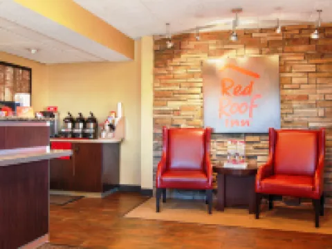 レッド ルーフ イン カントン ジャクソンのホテル