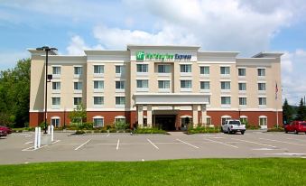 Holiday Inn Express Cortland - Housity
