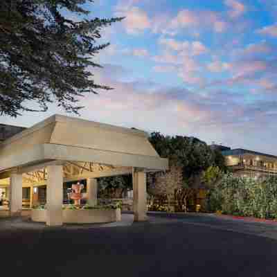 Monterey Tides Hotel Exterior