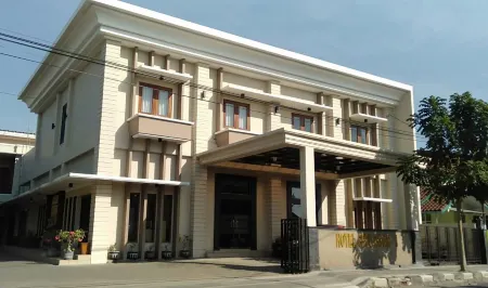 Hotel Cepu Indah 1 Отели в г. Чепу