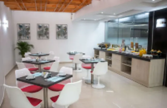 Howard Johnson by Wyndham Lima Miraflores Art House