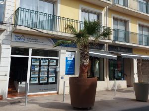 Sea View Apartment in the Center of Valras-Plage