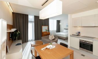 The Radisson Blu Hotel Apartment Dubai Marina