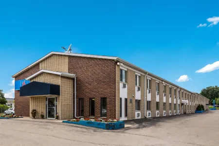 Motel 6 Madison, WI - East
