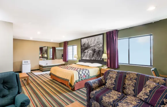 沙努特温德姆速8酒店