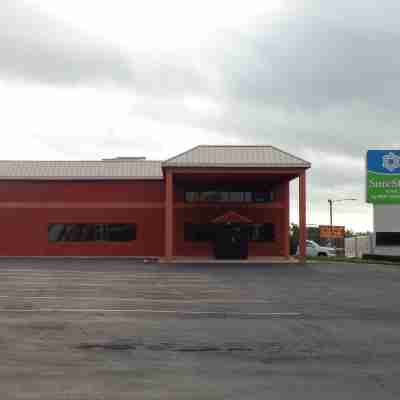 SureStay Hotel by Best Western Childress Hotel Exterior