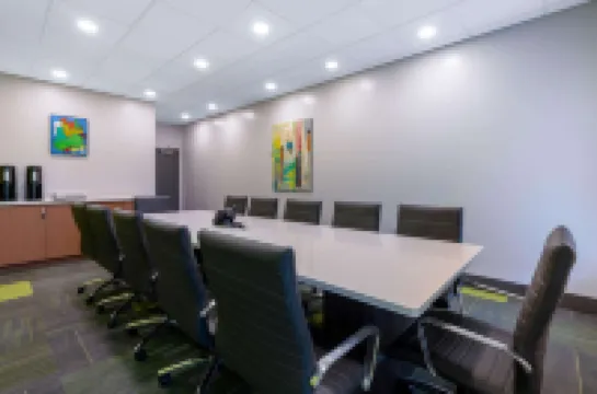 Super 8 by Wyndham Winnipeg East MB