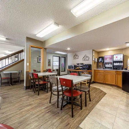 Econo Lodge Отели в г. Су