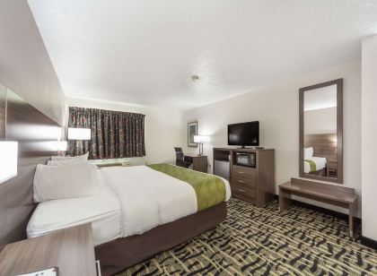 Quality Inn & Suites West Omaha - NE Linclon