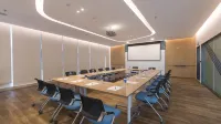 Holiday Inn Express Liyang Huafu