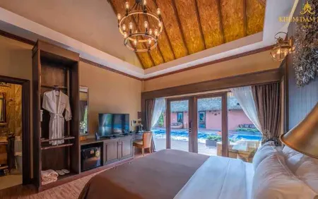 Khum Damnoen Resort