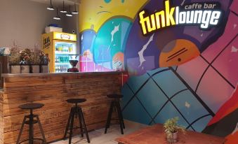 Funk Lounge Hostel