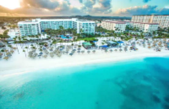 Aruba Marriott Resort & Stellaris Casino โรงแรมใกล้หาด Palm Beach