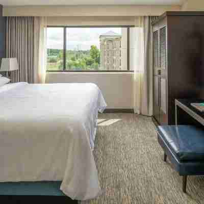 Embassy Suites by Hilton Seattle Tacoma International Airport Rooms