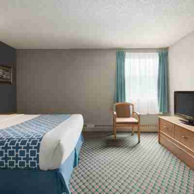 Travelodge by Wyndham Edmonton Airport Rooms