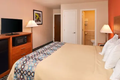 Motel 6 Putnam, CT فنادق في 