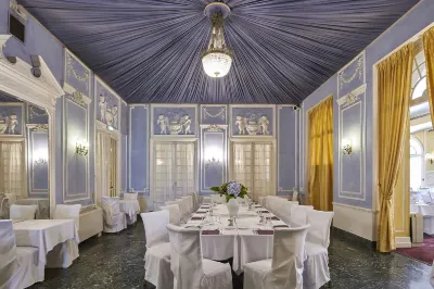 Hôtel le Royal Promenade des Anglais