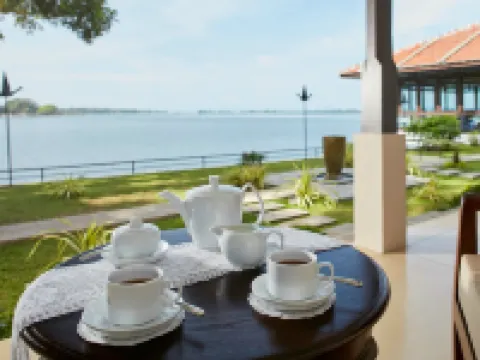 EKHO Lake House Hotels in Polonnaruwa